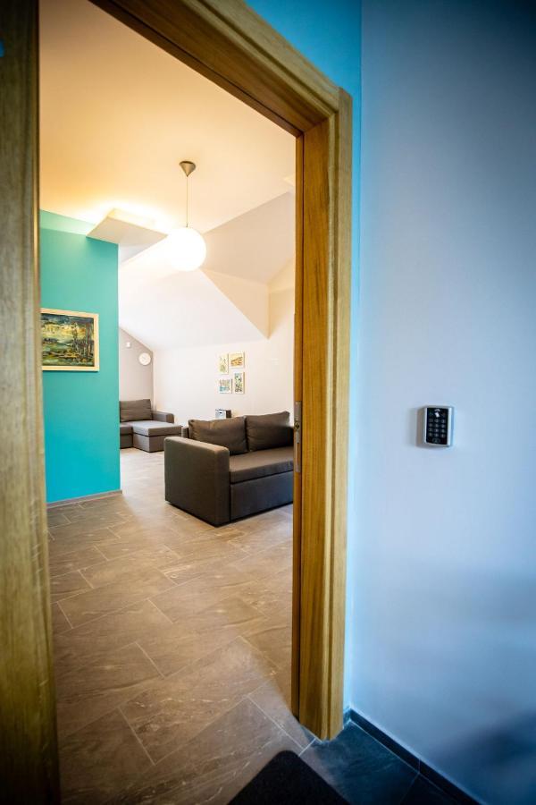 Appartement Gray Brick à Subotica Extérieur photo