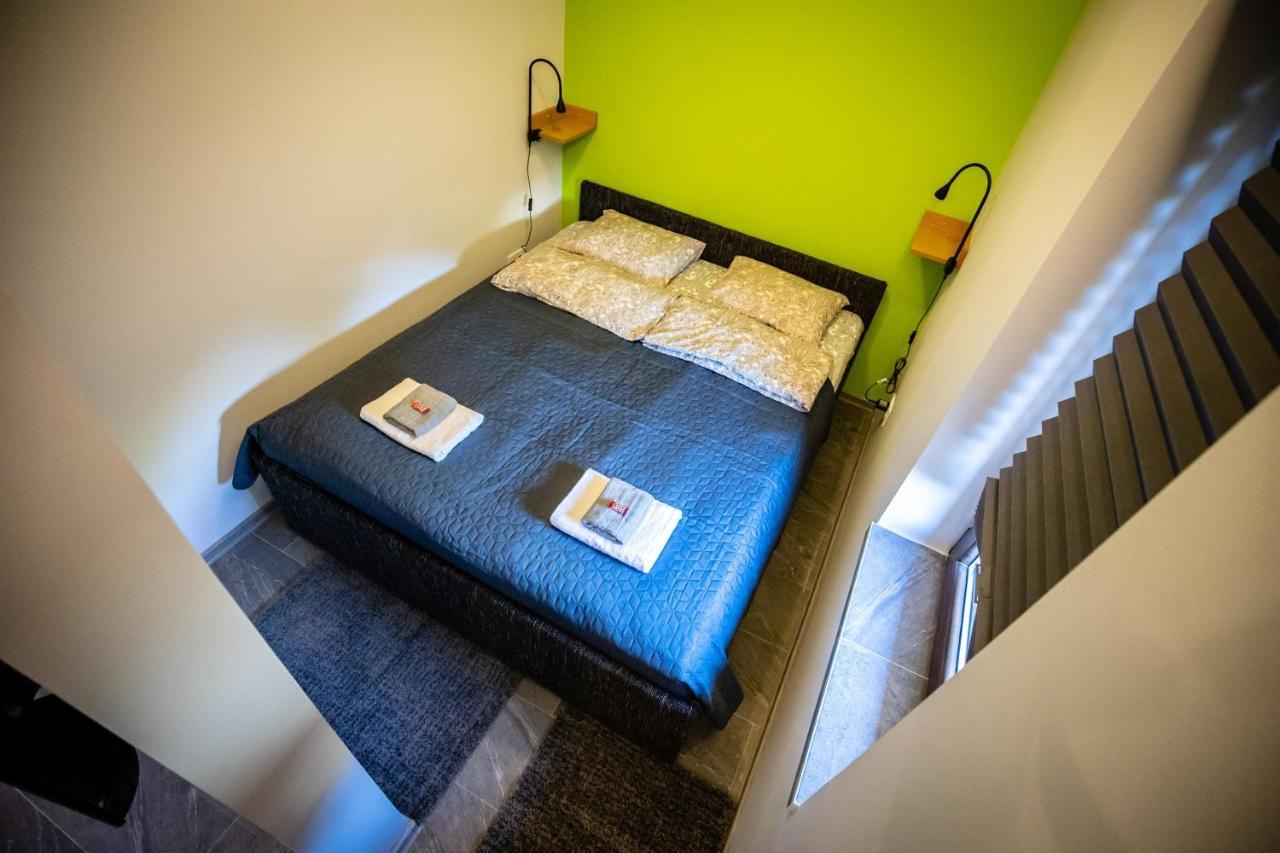Appartement Gray Brick à Subotica Extérieur photo